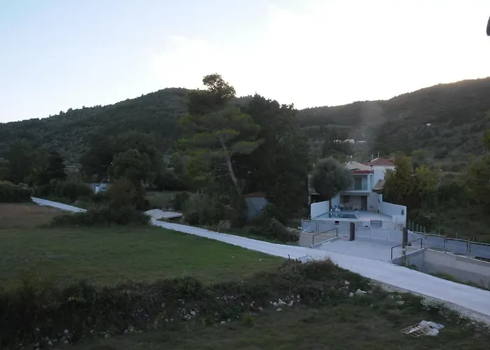 Guest house Chalikias 3*